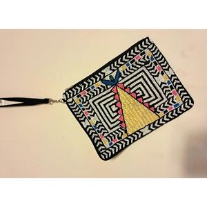 Antik Kraft Beaded Clutch